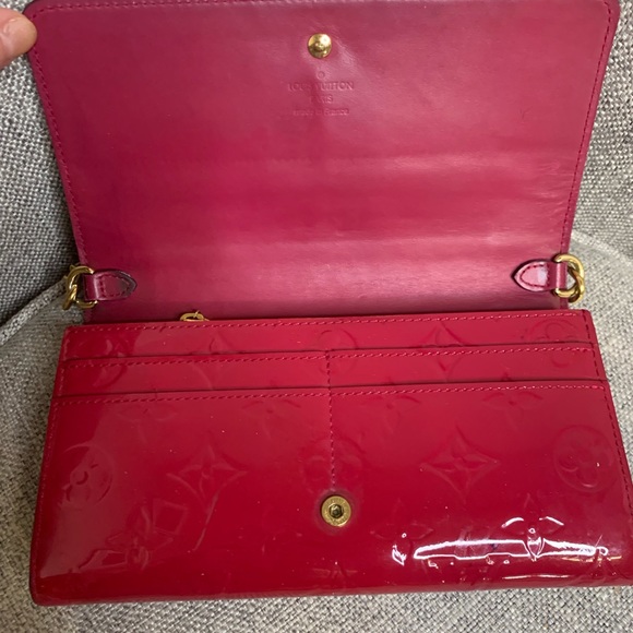 Louis Vuitton Monogram Vernis Portofeuille Sarah Wallet on Chain Pink - Picture 9 of 17